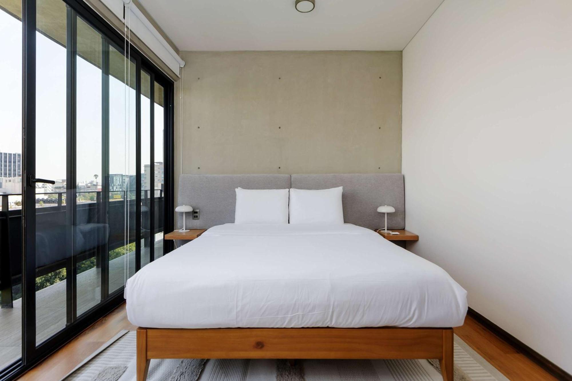 Apartment Inviting 2br Penthouse With Terrace In Cuauhtemoc